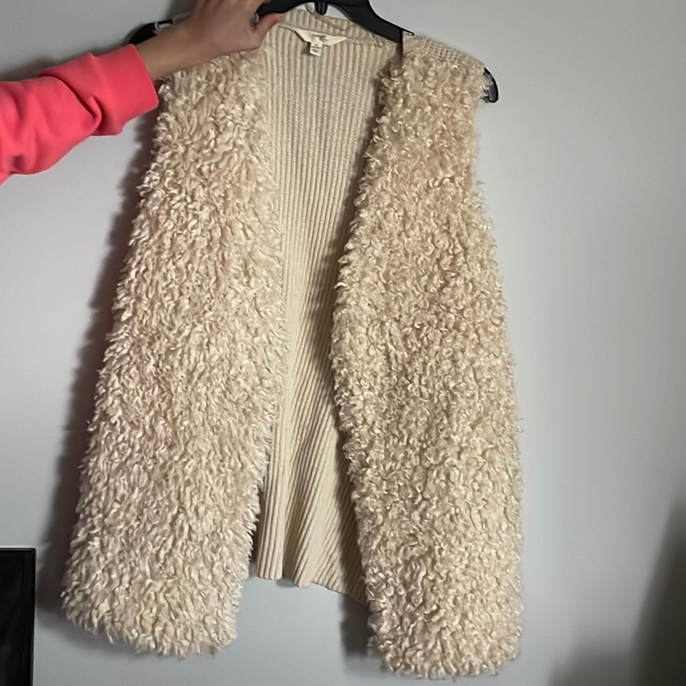 Sweater vest